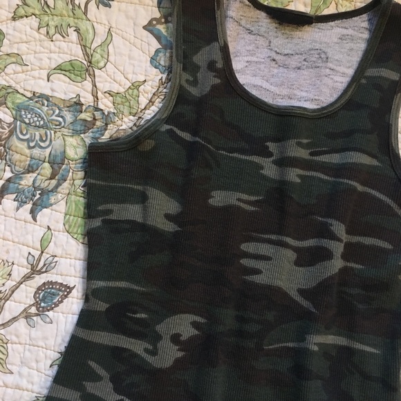 Vintage 90s ribbed camo tank top - Picture 2 of 3